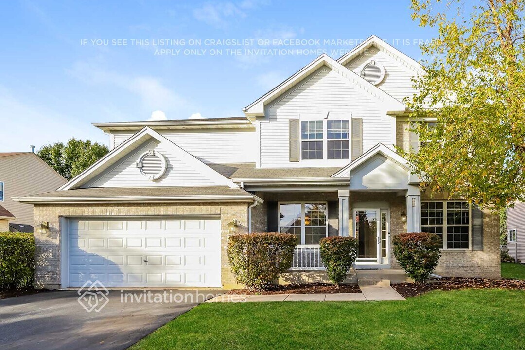 3010 Shetland Ln in Montgomery, IL - Foto de edificio