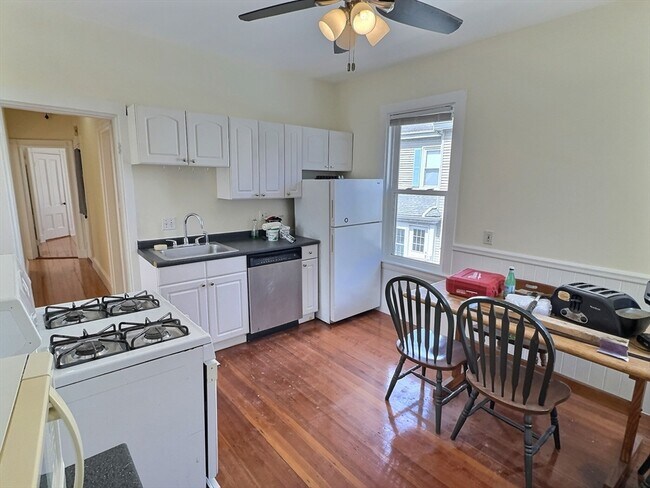 property at 86 South St