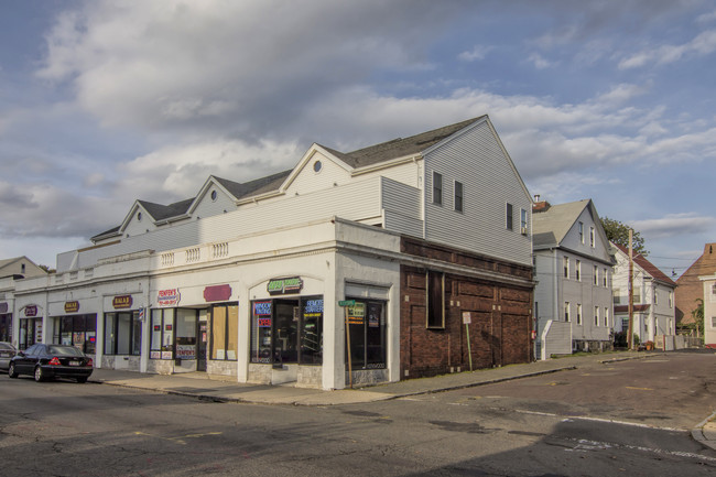 12 Bickford Rd in Malden, MA - Building Photo - Building Photo