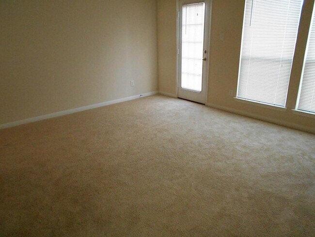 9 N Forrest Ave in La Porte, TX - Building Photo - Building Photo