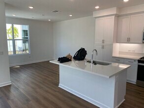 13086 Olympus Cir, Unit 4 in Poway, CA - Foto de edificio - Building Photo