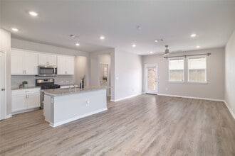 445 Shiner Ln in Georgetown, TX - Building Photo - Building Photo