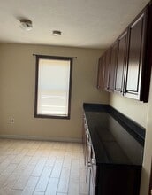2 Schussler Rd, Unit 1 in Worcester, MA - Foto de edificio - Building Photo