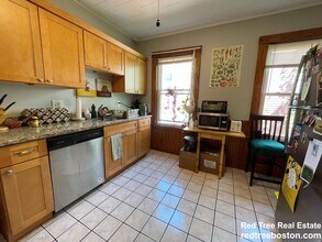 11 Parkton Rd, Unit 2 in Boston, MA - Building Photo - Building Photo