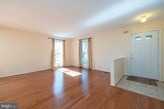 39 Triple Crown Ct in North Potomac, MD - Building Photo - Building Photo