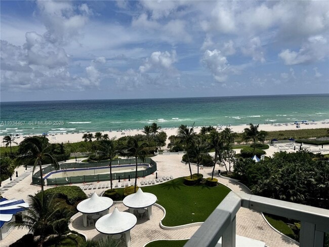 5161 Collins Ave in Miami Beach, FL - Building Photo - Building Photo