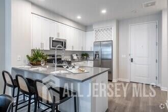 2000 Schindler Dr in South Amboy, NJ - Foto de edificio - Building Photo