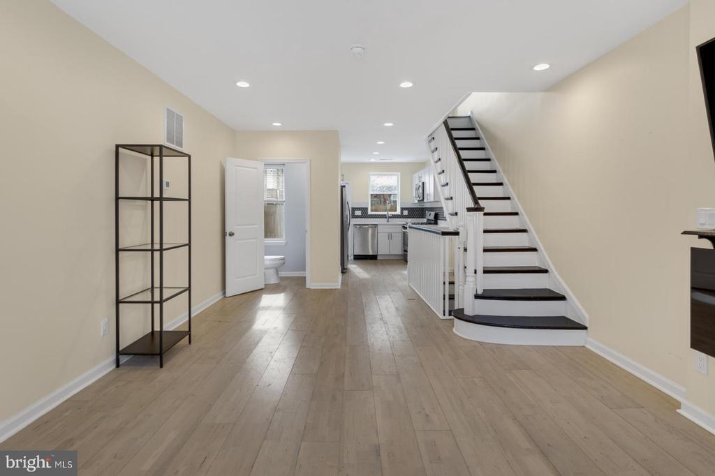 2124 Sigel St in Philadelphia, PA - Building Photo