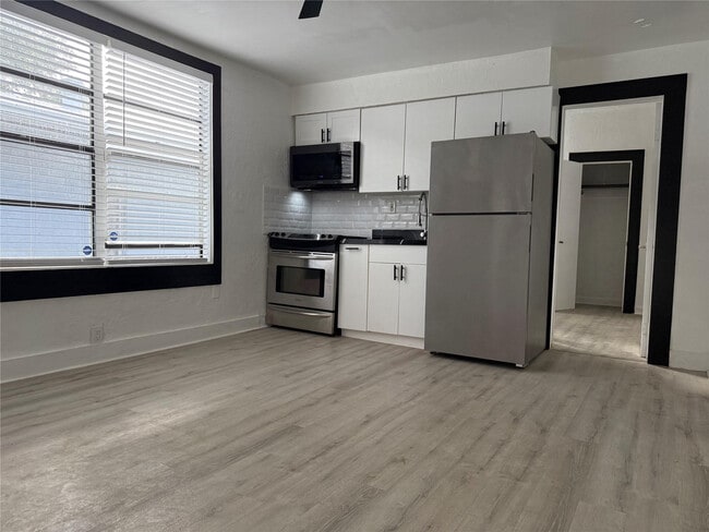 1947 Madison St in Hollywood, FL - Building Photo - Building Photo