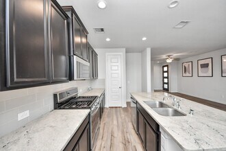 9830 Magnolia Village Ln in Houston, TX - Building Photo - Building Photo