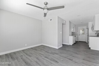 35 W Medlock Dr in Phoenix, AZ - Building Photo - Building Photo