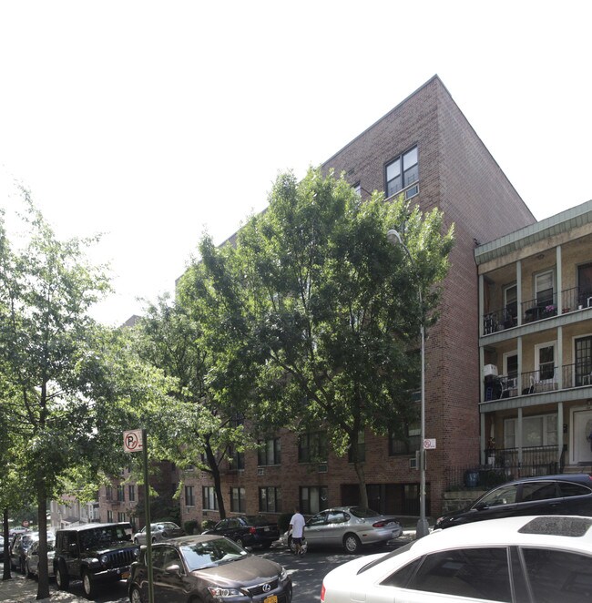 Parc East in Bronx, NY - Building Photo - Building Photo