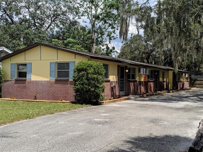 property at 224 8th Ave N