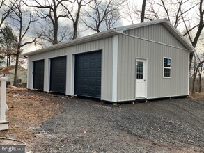 483 Linton Hill Rd in Newtown, PA - Building Photo - Building Photo