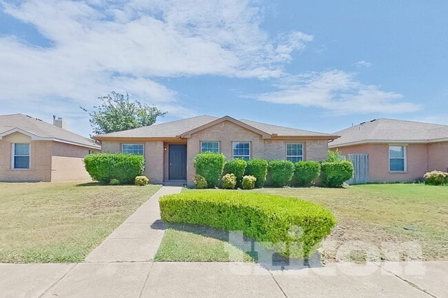 property at 2922 Marquis Ln