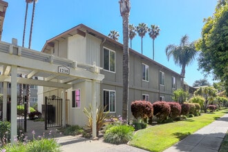 Palm Villa in Sunnyvale, CA - Foto de edificio - Building Photo