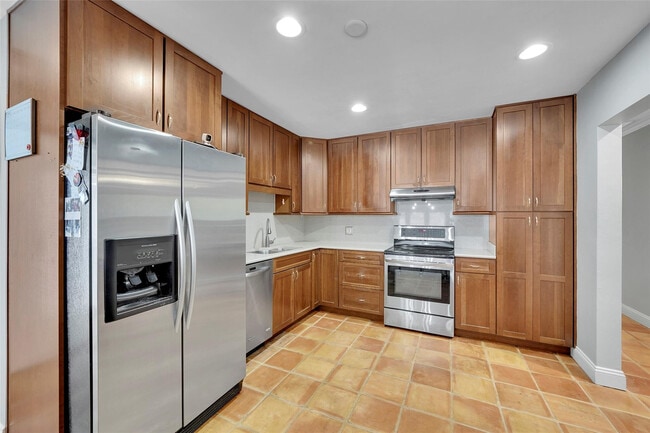 1518 N Yale Dr in Hollywood, FL - Building Photo - Building Photo