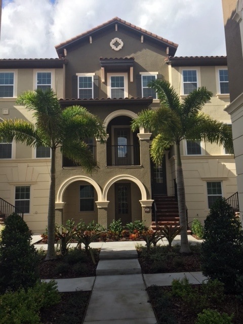 property at 1028 Parma Cir