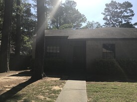 146 Jester Cir in Longview, TX - Building Photo