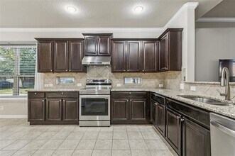 5001 Bluewater Dr in Frisco, TX - Building Photo - Building Photo