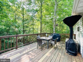 359 Timberland Dr in Montross, VA - Foto de edificio - Building Photo