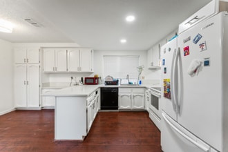 1130 Rudger Way in Sacramento, CA - Building Photo - Building Photo