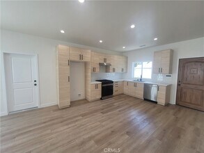 16840 Los Alimos St in Los Angeles, CA - Building Photo - Building Photo