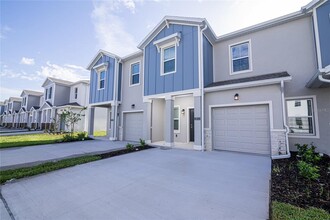 2825 Pierr St in Davenport, FL - Foto de edificio - Building Photo