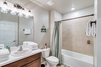 1812 NW 13th Ter in Cape Coral, FL - Foto de edificio - Building Photo