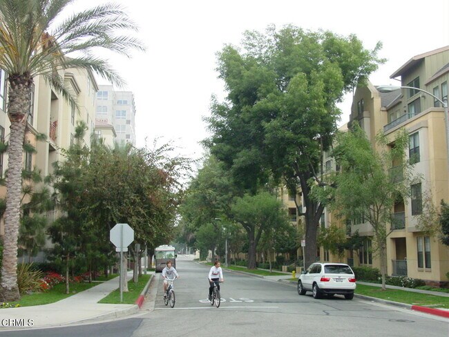 301 N Hudson Ave-Unit -B in Pasadena, CA - Building Photo - Building Photo