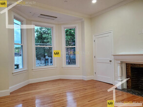 16 Harris St, Unit 1 in Brookline, MA - Building Photo - Building Photo