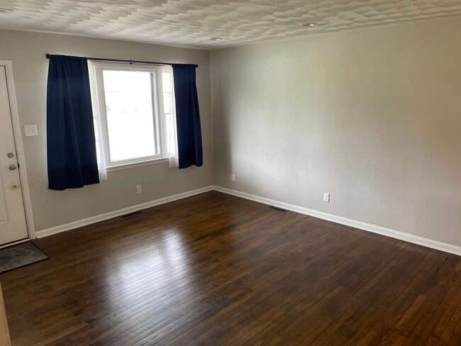 1503 Ellington Sq in Portsmouth, VA - Foto de edificio - Building Photo