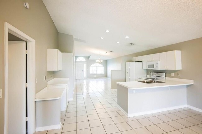 2542 Country Golf Dr in Wellington, FL - Building Photo - Building Photo
