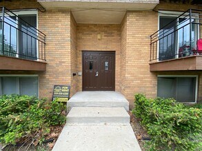 Altamont Apartments in Iowa City, IA - Building Photo - Interior Photo