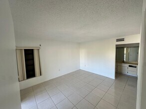 9135 SW 125th Ave, Unit 309P in Miami, FL - Building Photo - Building Photo