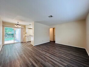 5226 Pine Pl in Austin, TX - Building Photo - Building Photo