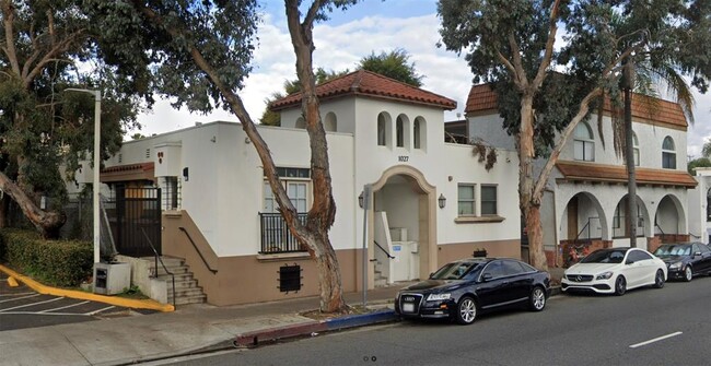 1027 Redondo Ave in Long Beach, CA - Building Photo - Building Photo