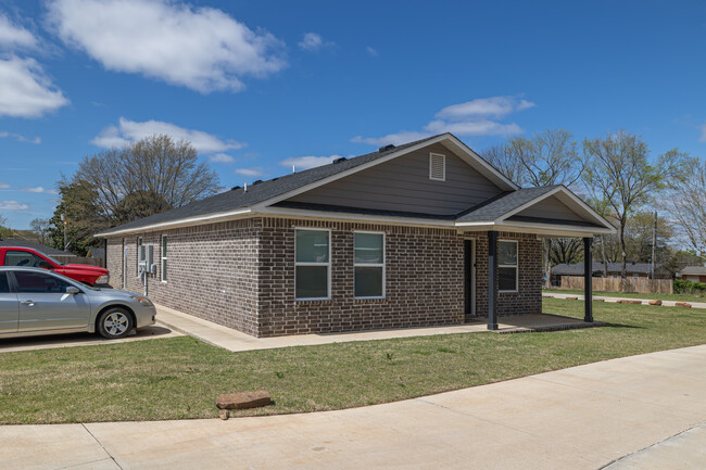 811 Cavanaugh Rd in Fort Smith, AR - Building Photo - Building Photo