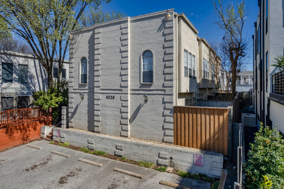 4228 Buena Vista St in Dallas, TX - Foto de edificio
