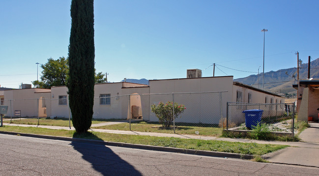 8921 Kenneth St in El Paso, TX - Foto de edificio - Building Photo