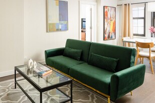 413 E 50th St in New York, NY - Building Photo