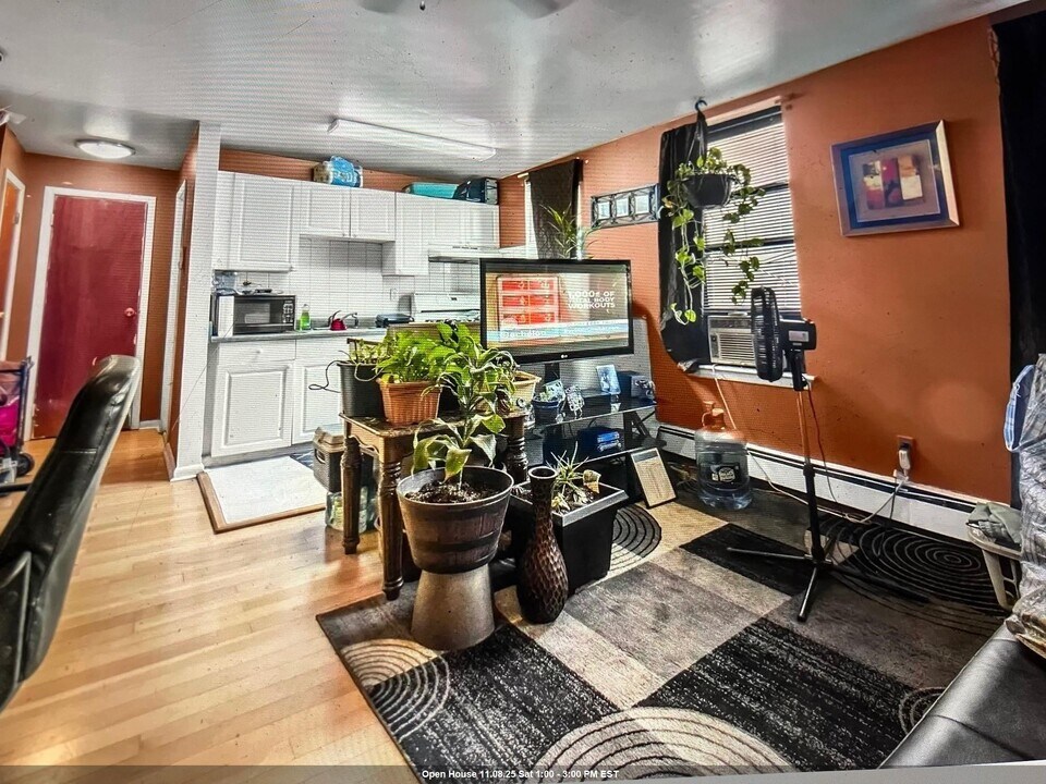 1677 John F. Kennedy Blvd in Jersey City, NJ - Building Photo