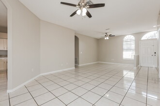 1223 Alpine Lake Dr in Brandon, FL - Building Photo - Building Photo