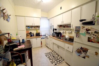 2001 Commonwealth Avenue, Unit 35 in Boston, MA - Foto de edificio - Building Photo