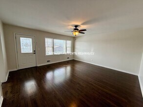 211A NE Main St in Lee's Summit, MO - Building Photo - Building Photo