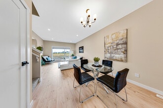 2901 Rosewood Dr in Saskatoon, SK - Building Photo - Building Photo