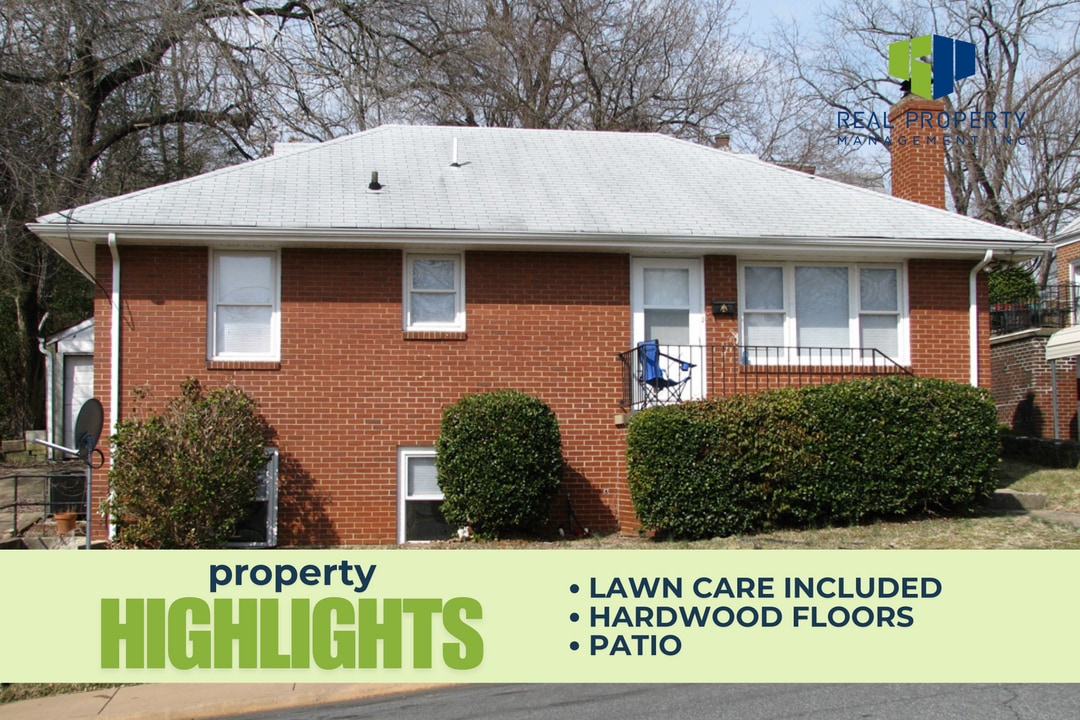 804 St James Cir in Charlottesville, VA - Building Photo