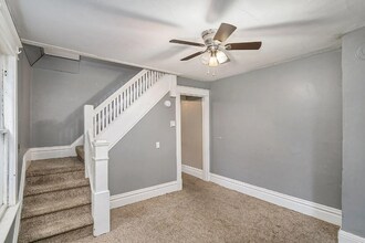823 Oakland Dr in Kalamazoo, MI - Building Photo - Building Photo