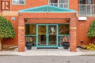77-577 Base Line Rd W in London, ON - Building Photo - Building Photo