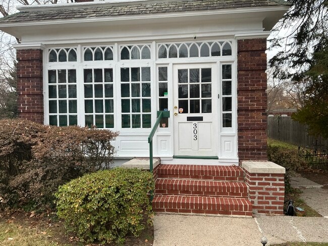 303 E 19th St in Chester, PA - Foto de edificio - Building Photo